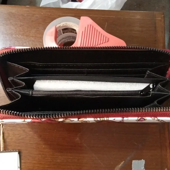 IMOSHION vegan leather wallet with roses & dollar signs NWT - Picture 3 of 4